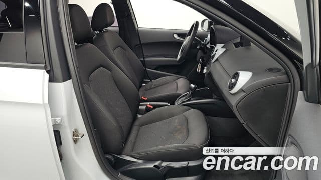 Audi A1 30 TDI Sport, 2013 11