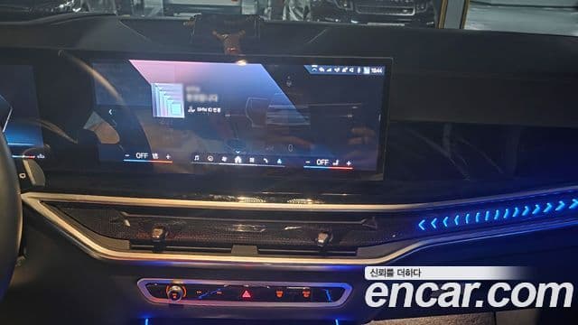 BMW X7 (G07) xDrive 40i M Sport 6인승, 2024 9