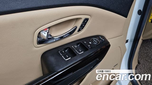 Kia The / новый New Carnival Special, 2019 17