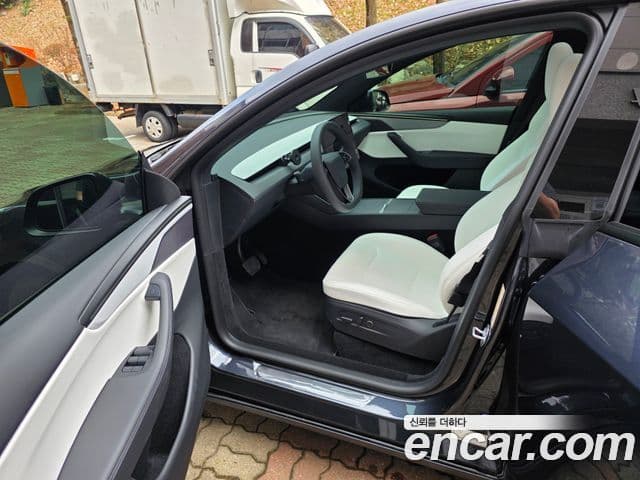 Tesla модель Y Long Range AWD, 2026 3