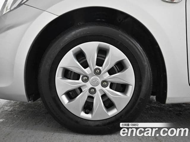 Hyundai Accent(новый кузов / новое поколение) дизель 1.6 VGT Style Plus, 2016 все фото