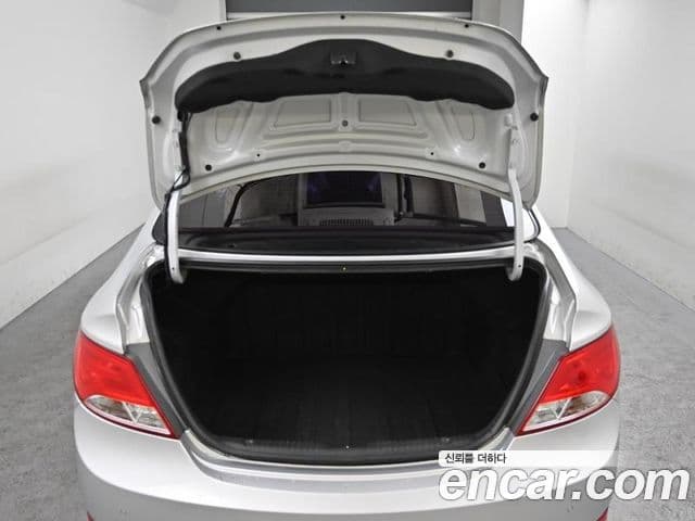 Hyundai Accent(новый кузов / новое поколение) дизель 1.6 VGT Style Plus, 2016 20