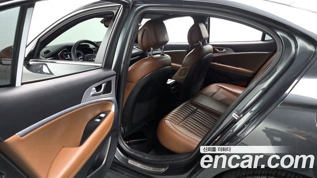 Genesis G70 Elite, 2019 12