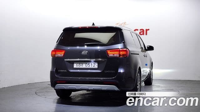Kia All New Carnival VIP, 2016 4