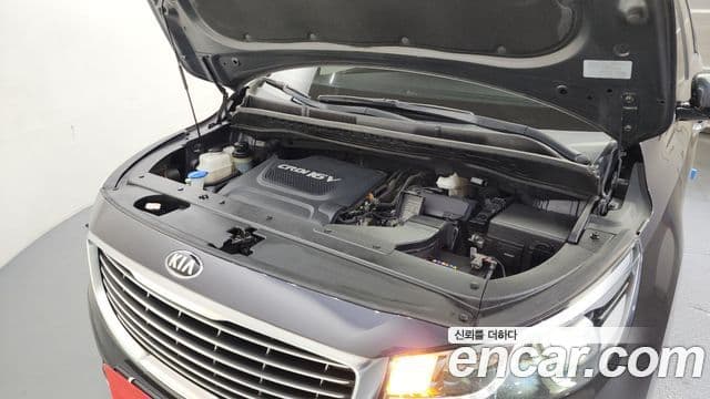 Kia All New Carnival VIP, 2016 6