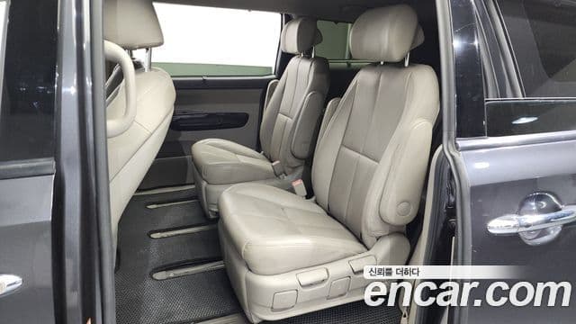 Kia All New Carnival VIP, 2016 11