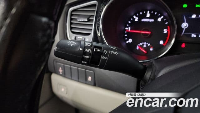 Kia All New Carnival VIP, 2016 15