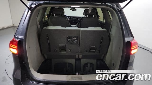 Kia All New Carnival VIP, 2016 20