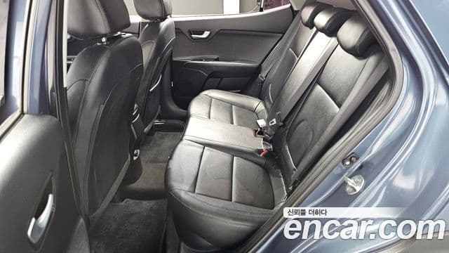 Kia Stonic Trendy, 2018 12