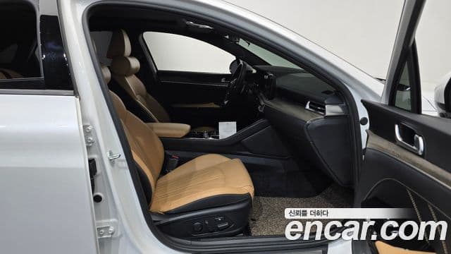 Kia K5 3세대 Signature, 2023 12