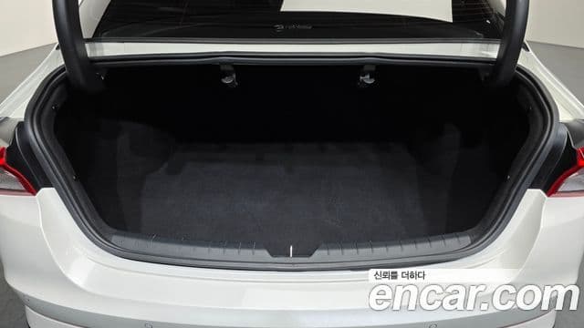 Kia K5 3세대 Signature, 2023 21