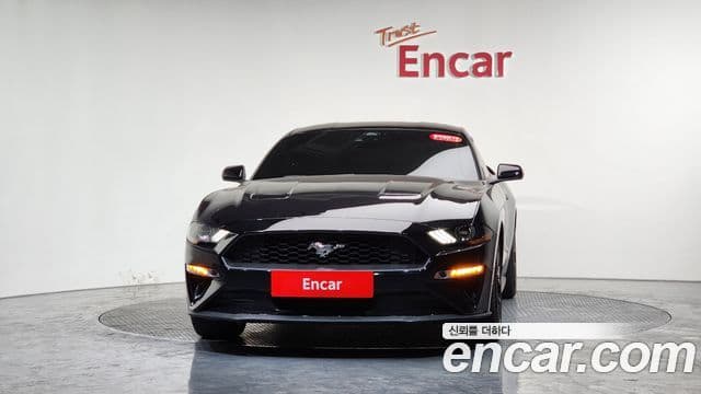Ford Mustang купе, 2021 3
