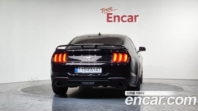 Ford Mustang купе, 2021 4