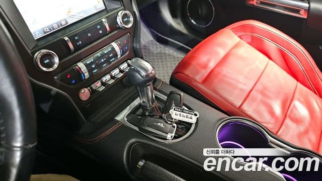 Ford Mustang купе, 2021 9