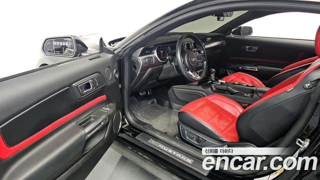 Ford Mustang купе, 2021 10