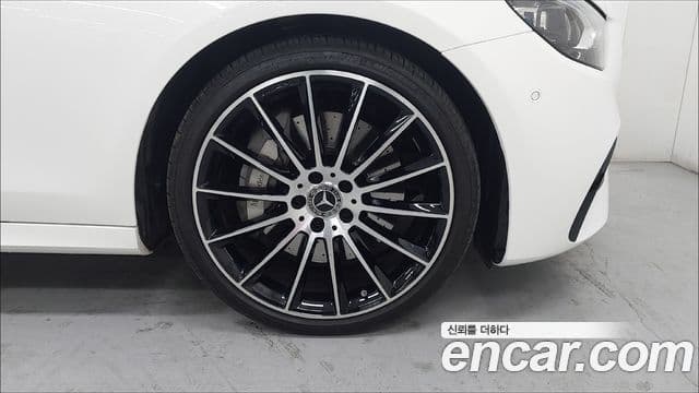 Mercedes-Benz E-класс W213 AMG Line, 2023 все фото