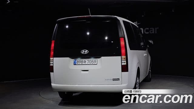 Hyundai Staria Modern, 2025 4