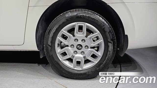 Hyundai Staria Modern, 2025 все фото