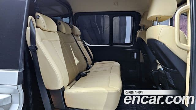 Hyundai Staria Modern, 2025 12