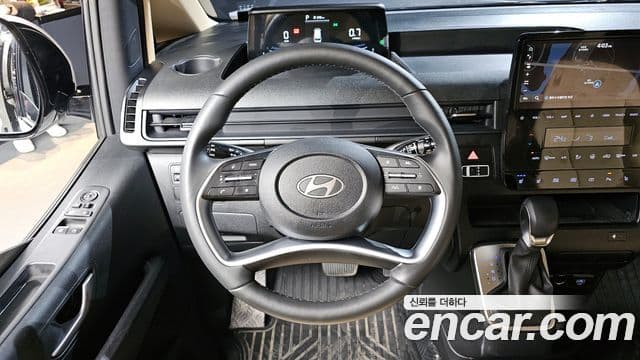 Hyundai Staria Modern, 2025 13