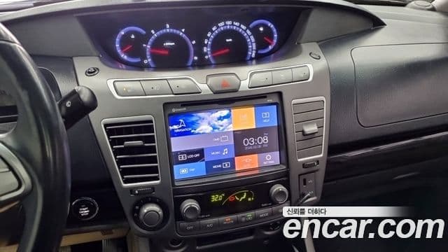KG모빌리티(SsangYong) Korando 투리스모 4WD TX 9인승, 2016 13