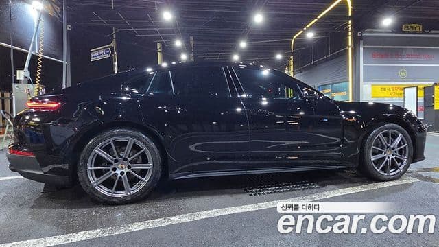 Porsche Panamera (976), 2024 3