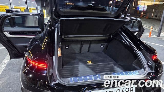 Porsche Panamera (976), 2024 17