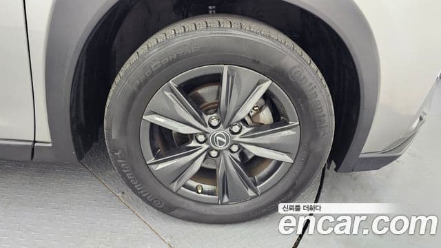 Lexus UX250h, 2020 все фото