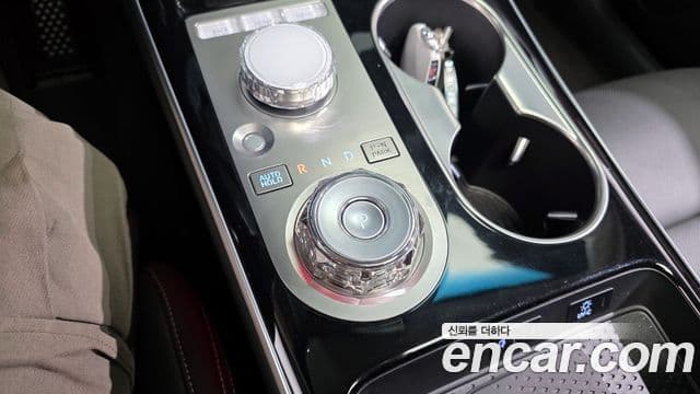 Genesis GV70, 2025 9