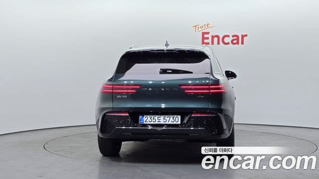 Genesis GV70, 2021 4
