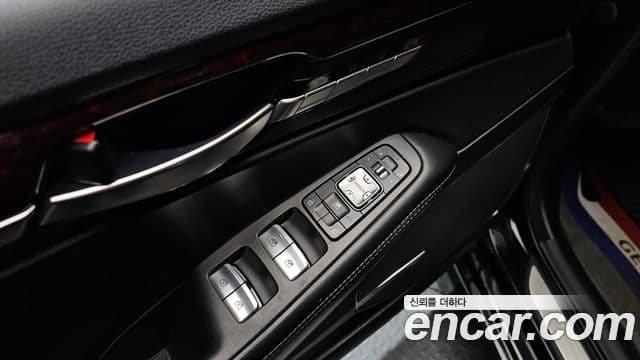 Genesis EQ900 Prestige, 2016 16