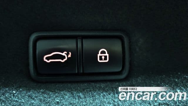 Genesis EQ900 Prestige, 2016 20