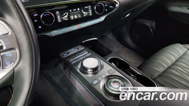 Genesis GV70, 2022 9