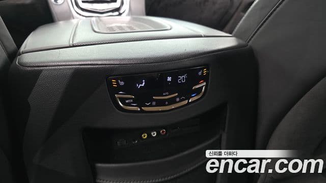 Cadillac Escalade 4세대, 2016 19