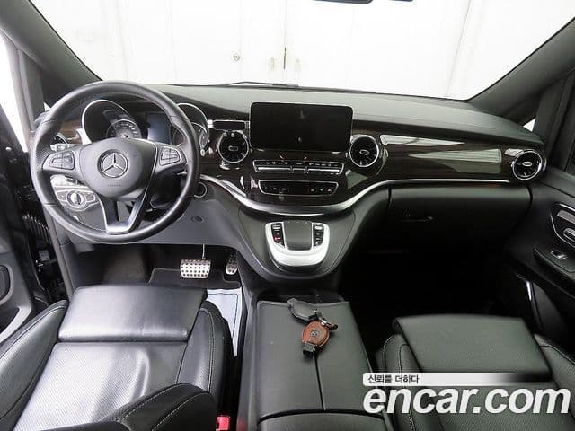 Mercedes-Benz V-класс W447, 2023 10