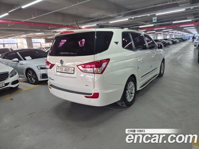 KG모빌리티(SsangYong) Korando 투리스모 4WD GT 11인승, 2014 4