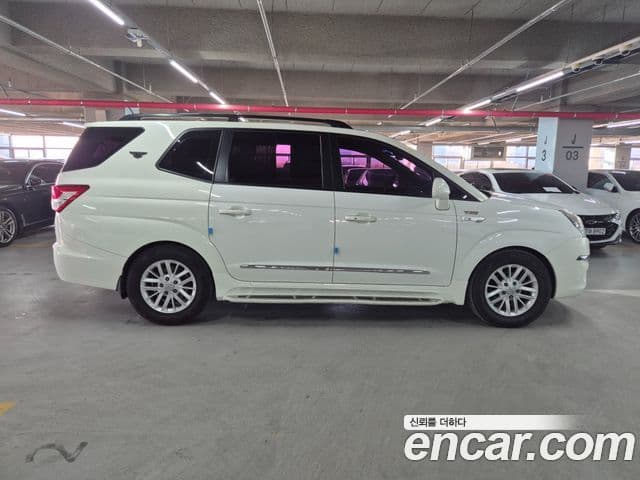 KG모빌리티(SsangYong) Korando 투리스모 4WD GT 11인승, 2014 7