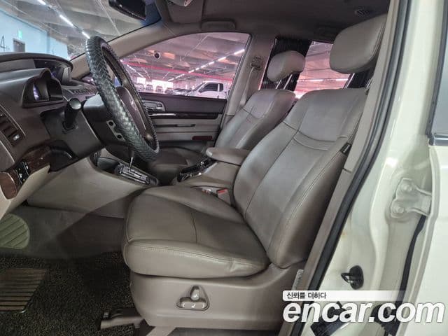 KG모빌리티(SsangYong) Korando 투리스모 4WD GT 11인승, 2014 8