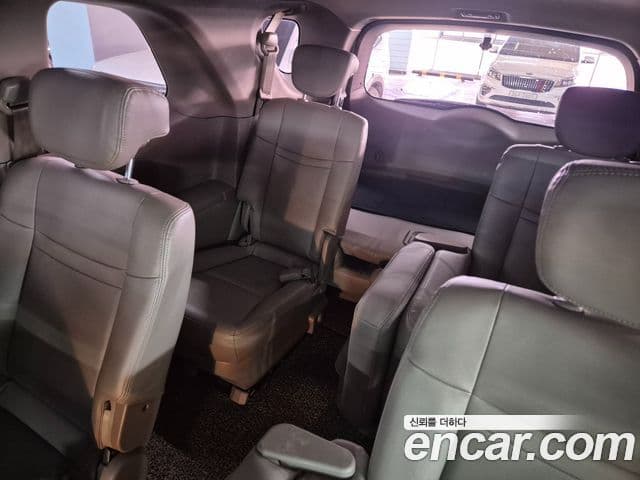 KG모빌리티(SsangYong) Korando 투리스모 4WD GT 11인승, 2014 11