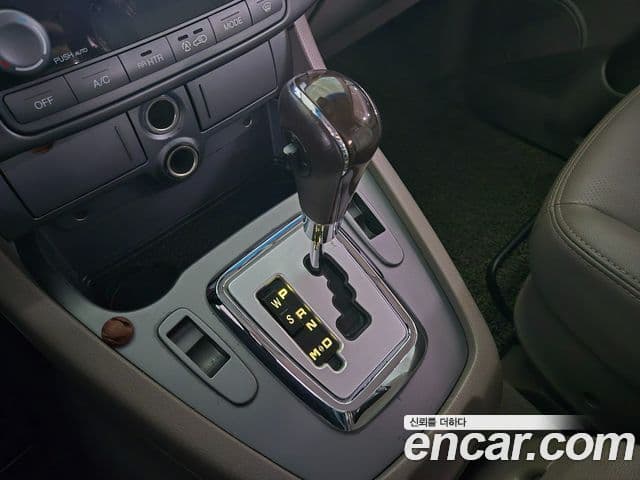 KG모빌리티(SsangYong) Korando 투리스모 4WD GT 11인승, 2014 15