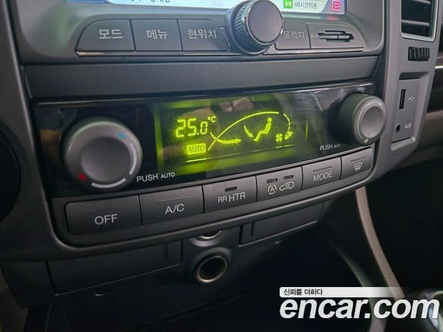 KG모빌리티(SsangYong) Korando 투리스모 4WD GT 11인승, 2014 16