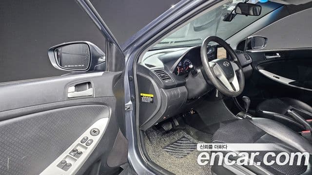 Hyundai Accent(новый кузов / новое поколение) Luxury, 2012 10