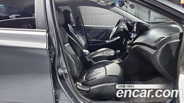 Hyundai Accent(новый кузов / новое поколение) Luxury, 2012 11