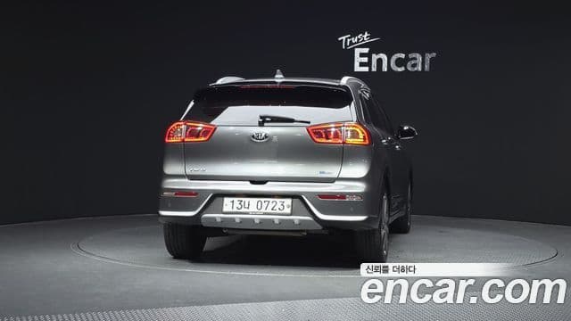 Kia Niro Prestige, 2017 4