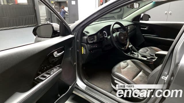 Kia Niro Prestige, 2017 10