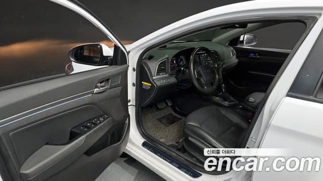 Hyundai Avante AD 1.6 GDI Value Plus, 2018 10