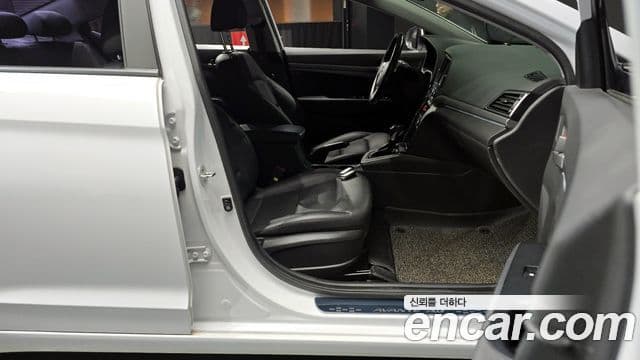 Hyundai Avante AD 1.6 GDI Value Plus, 2018 11