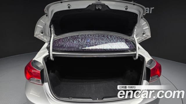 Hyundai Avante MD M16 GDI Smart, 2013 20