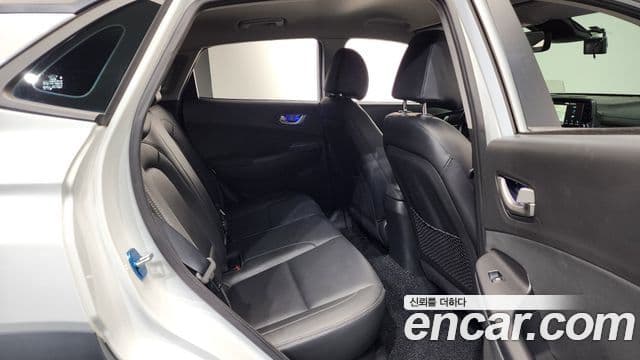 Hyundai Kona Modern Art, 2018 13