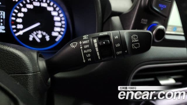 Hyundai Kona Modern Art, 2018 16